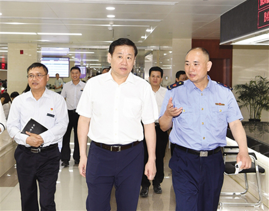 ��С�����������ĵȴ��ڷ���λ����ʱǿ�� �����Ż�Ӫ�̻��������ϴ���Ƚ�����